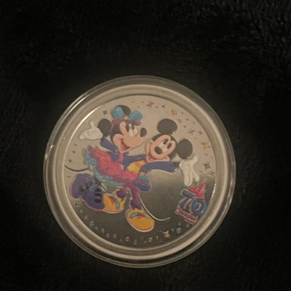 Disneyland 70th Celebration Medallion Set Mickey Minnie Walt Disney - Picture 6 of 7